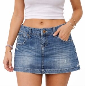 Y2K Women’s Denim Mini Skirt Size 11/12 Blue Distressed Jean Skirt Maurices